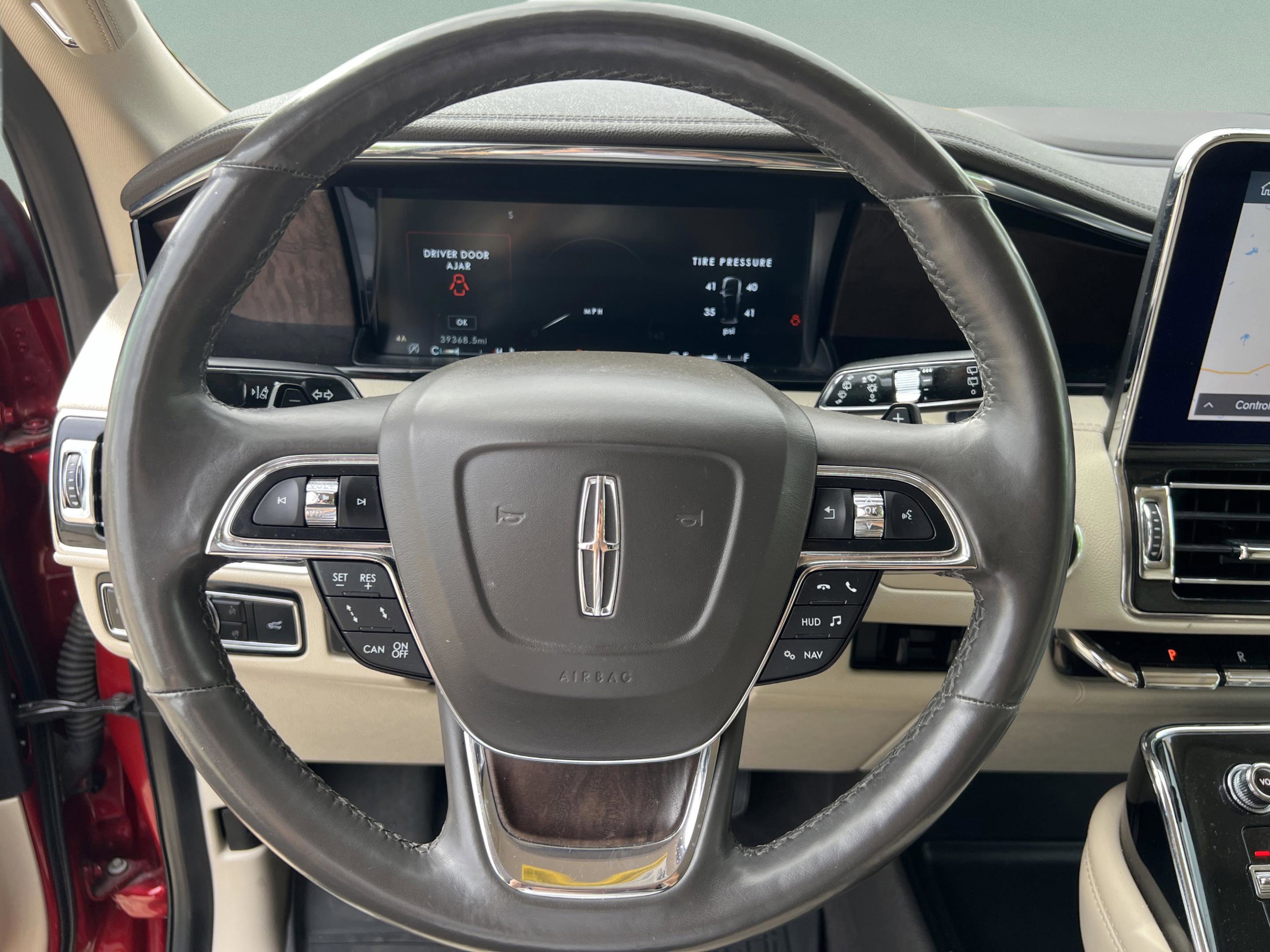 Used 2020 Lincoln Navigator Reserve w/ Luxury Package image 24