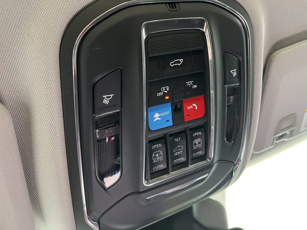 Used 2023 Jeep Grand Cherokee 4WD 4xe image 18