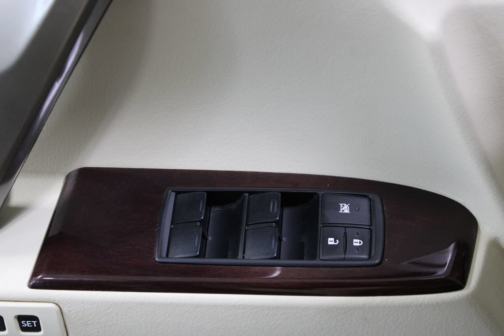 Used 2014 Lexus GX 460 w/ Premium Package AWD/4WD image 42
