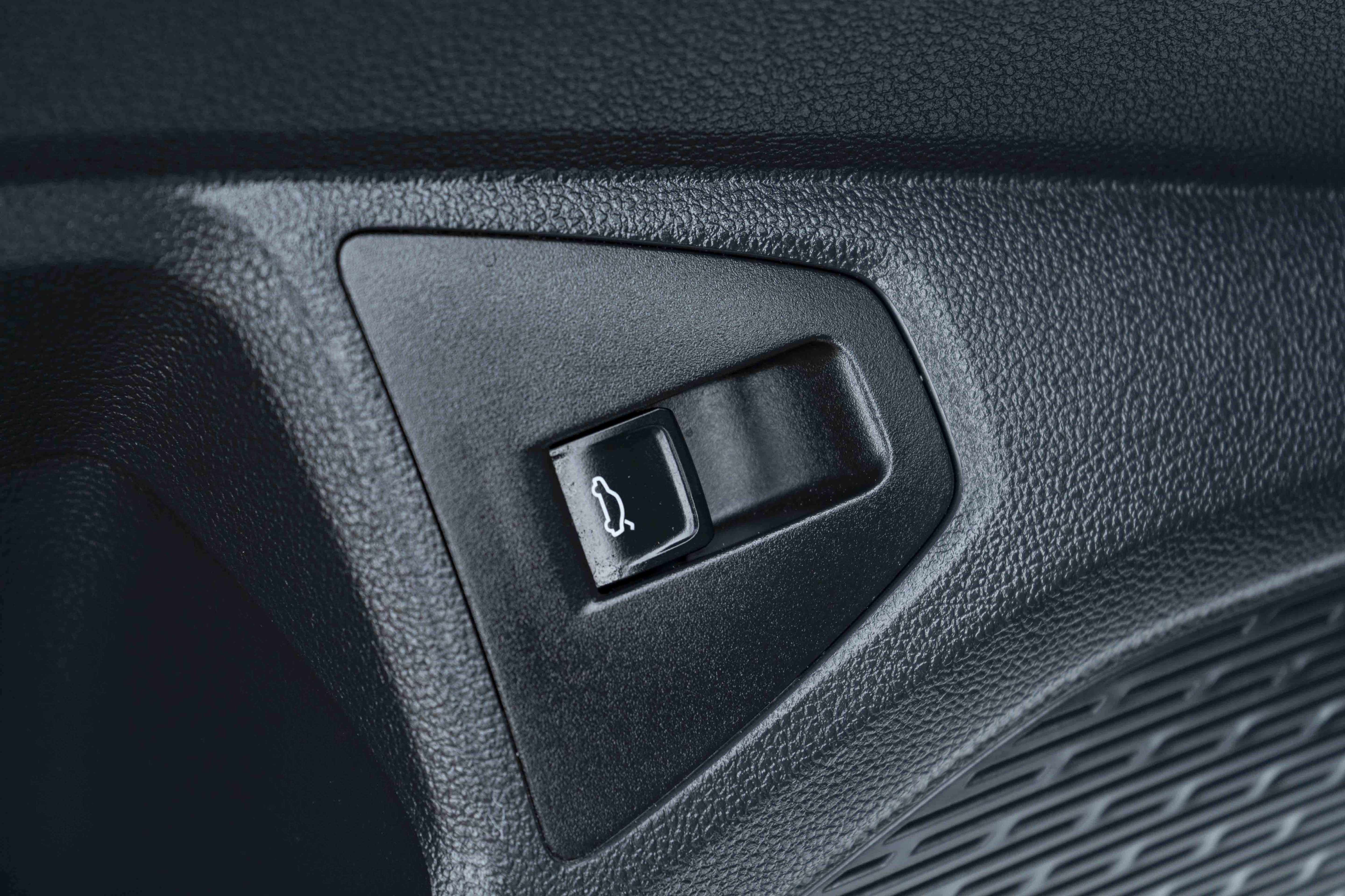 Certified 2026 Volkswagen Jetta SE FWD image 38