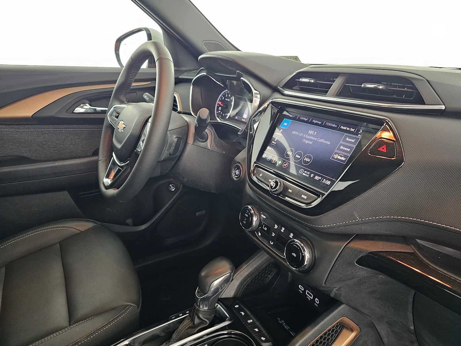 Used 2023 Chevrolet TrailBlazer ACTIV w/ Sun and Liftgate Package FWD image 11