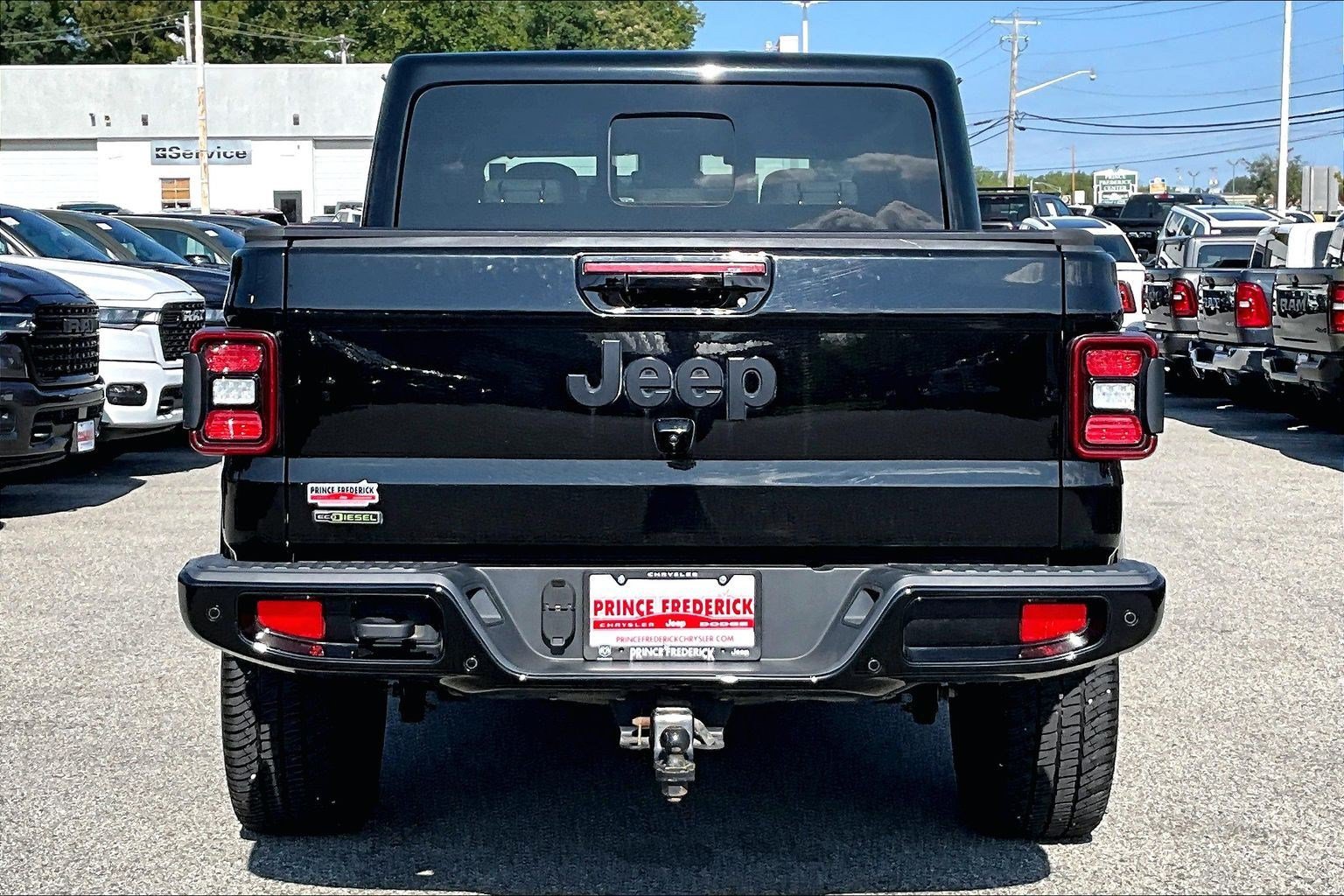 Used 2022 Jeep Gladiator Overland AWD/4WD image 4