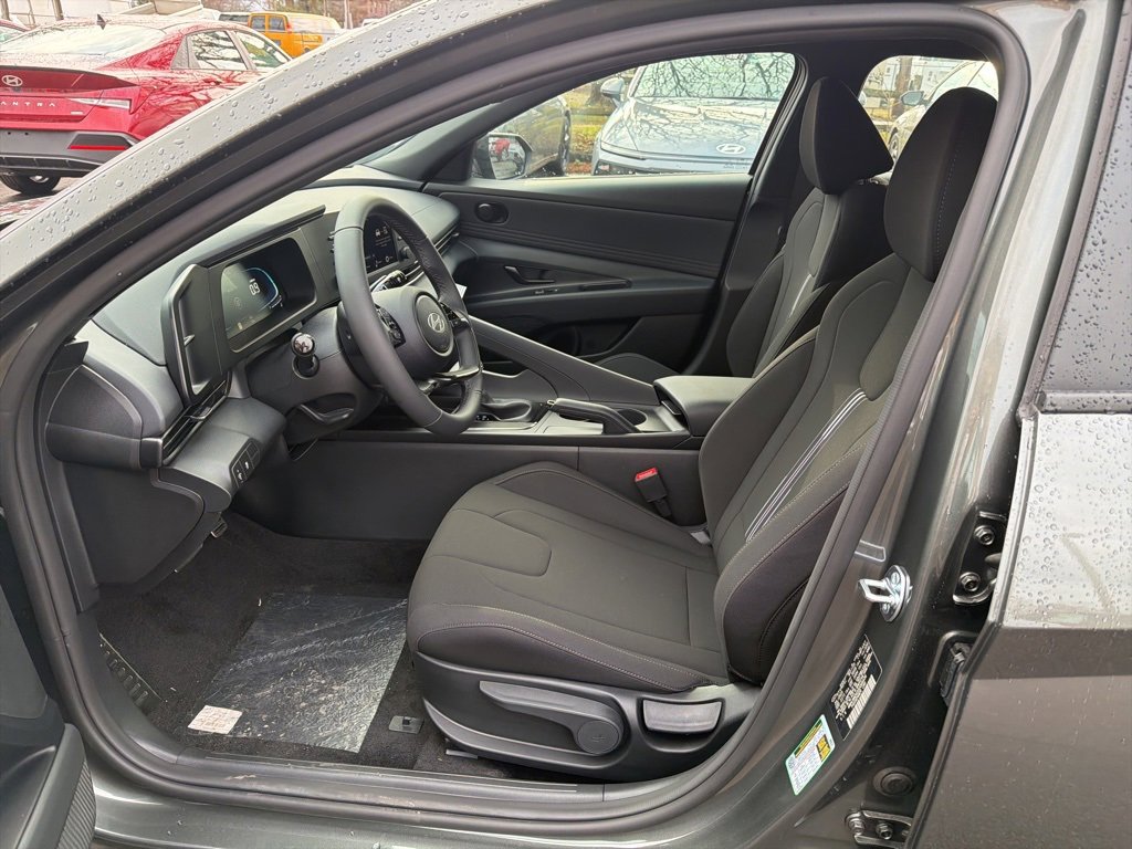 New 2025 Hyundai Elantra Sport image 12