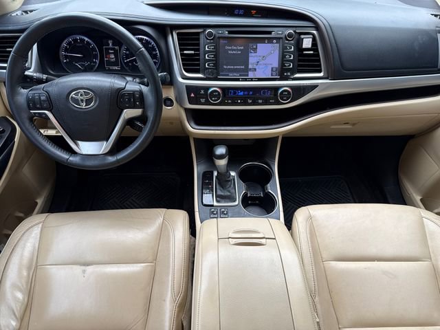 Used 2016 Toyota Highlander XLE FWD image 11