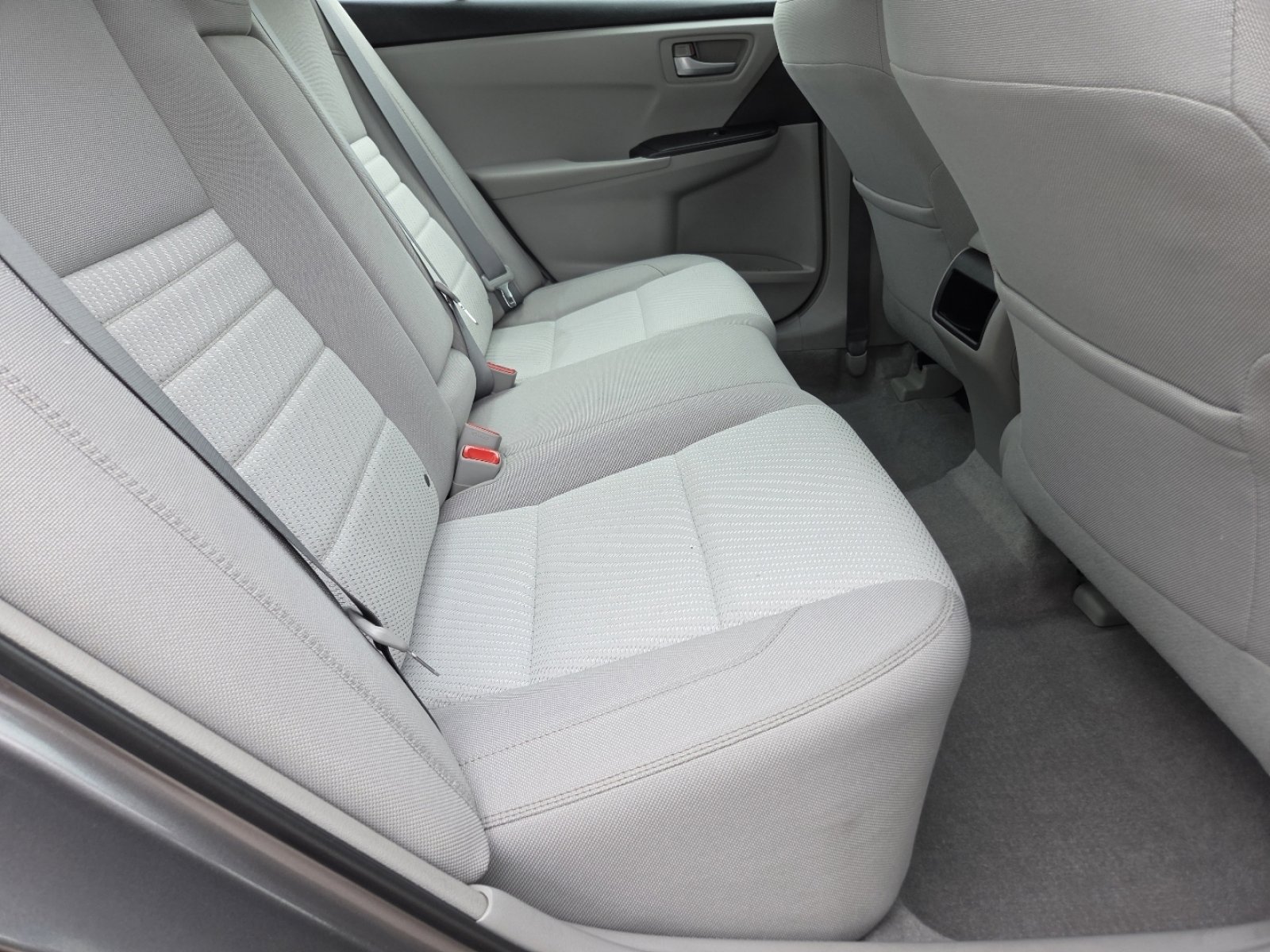 Used 2017 Toyota Camry LE FWD image 21