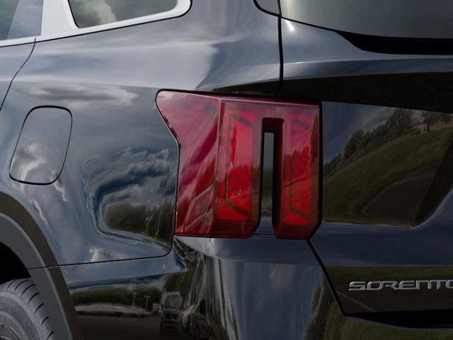 Certified 2025 Kia Sorento LX image 12