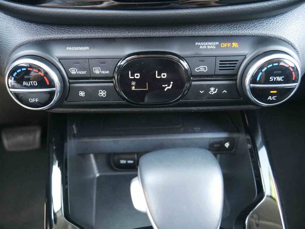Used 2024 Kia Soul GT-Line FWD image 27