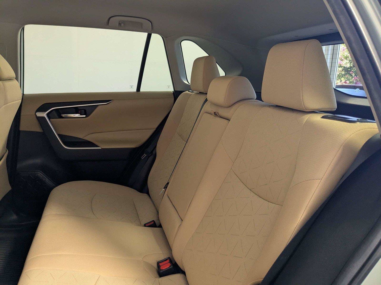 Certified 2022 Toyota RAV4 XLE FWD image 34