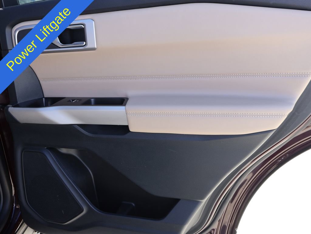 Used 2022 Ford Explorer XLT image 11