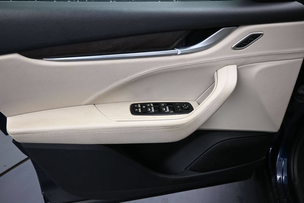 Used 2019 Maserati Levante AWD/4WD image 10