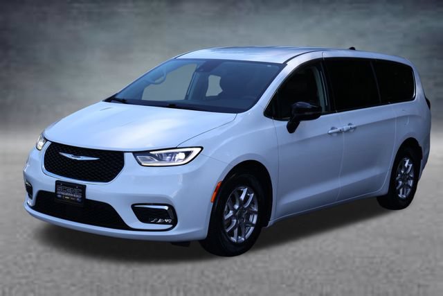 Used 2024 Chrysler Pacifica Touring-L FWD image 24