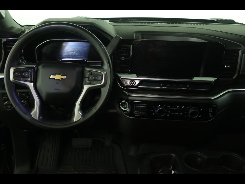 Used 2024 Chevrolet Silverado 2500 LT w/ Convenience Package image 18