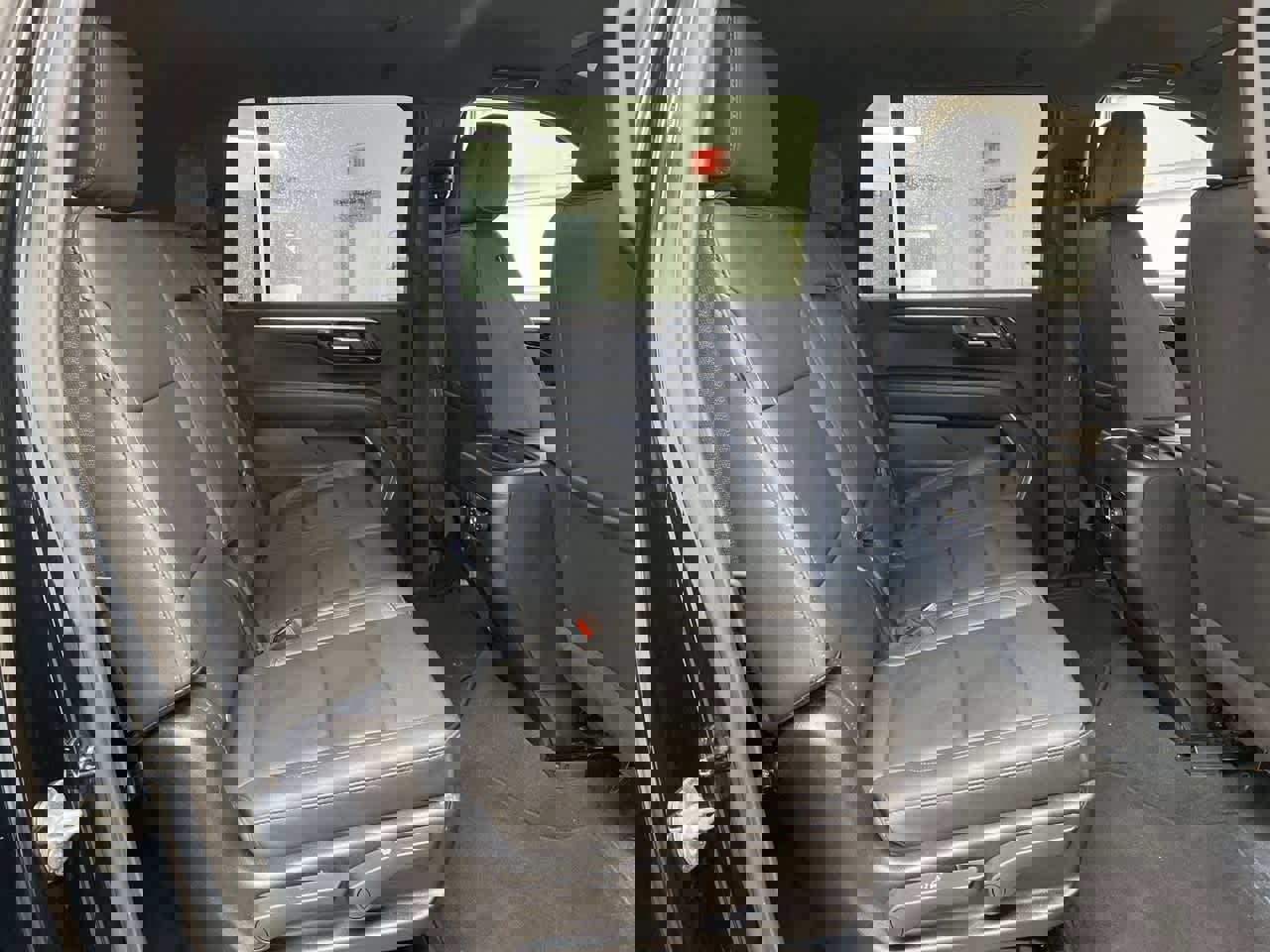 Used 2025 Chevrolet Suburban Z71 image 18