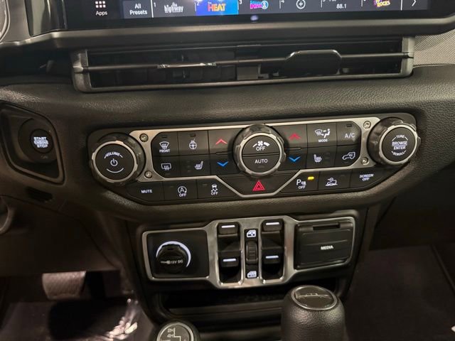 New 2026 Jeep Gladiator Sport image 14