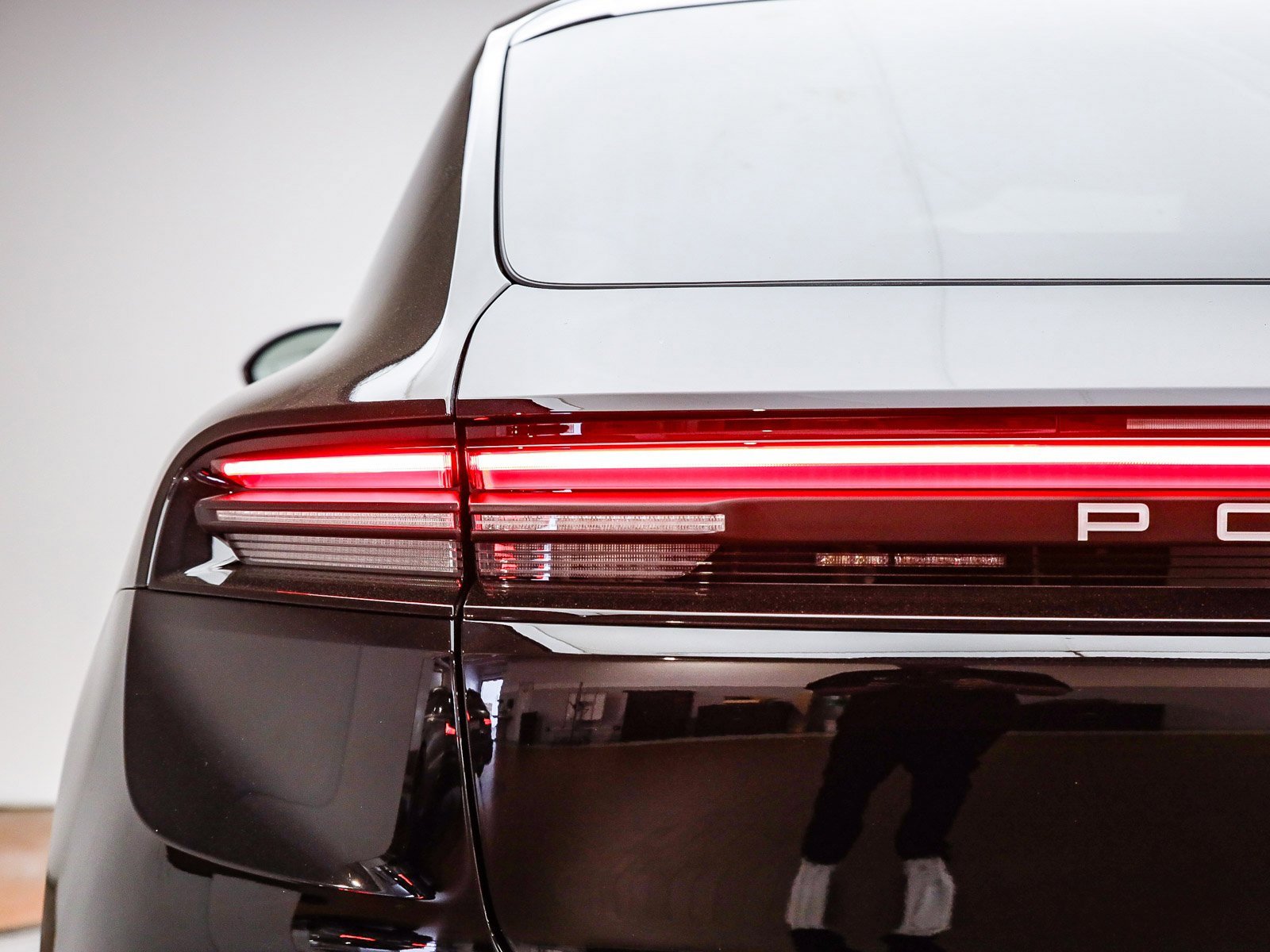 Used 2025 Porsche Macan Electric image 11