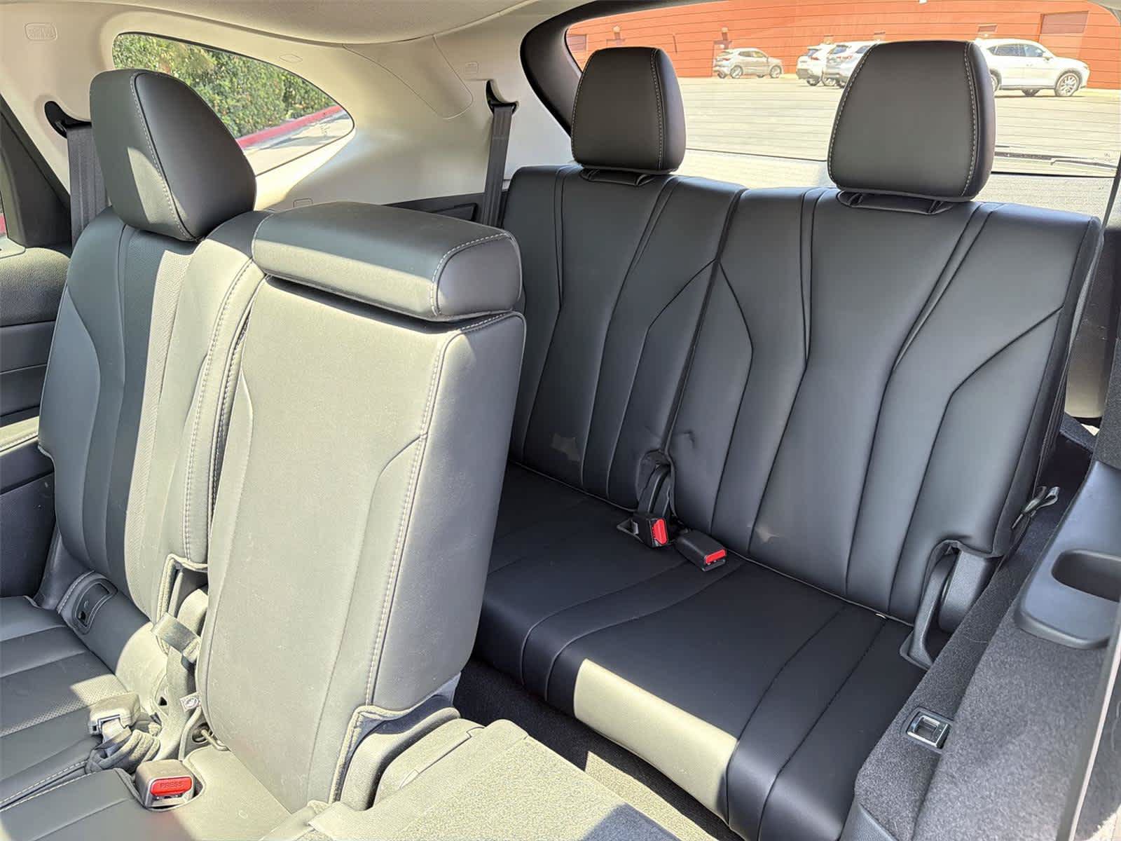Certified 2024 Acura MDX w/ Technology Package FWD image 42