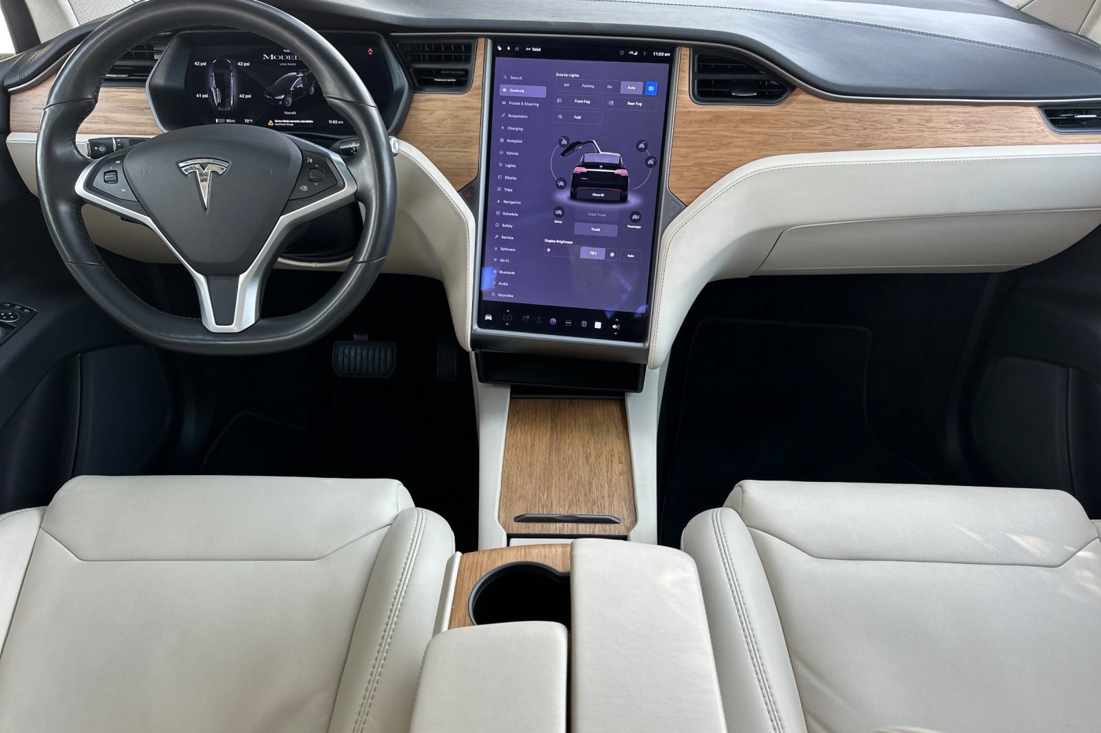 Used 2019 Tesla Model X Standard Range image 17