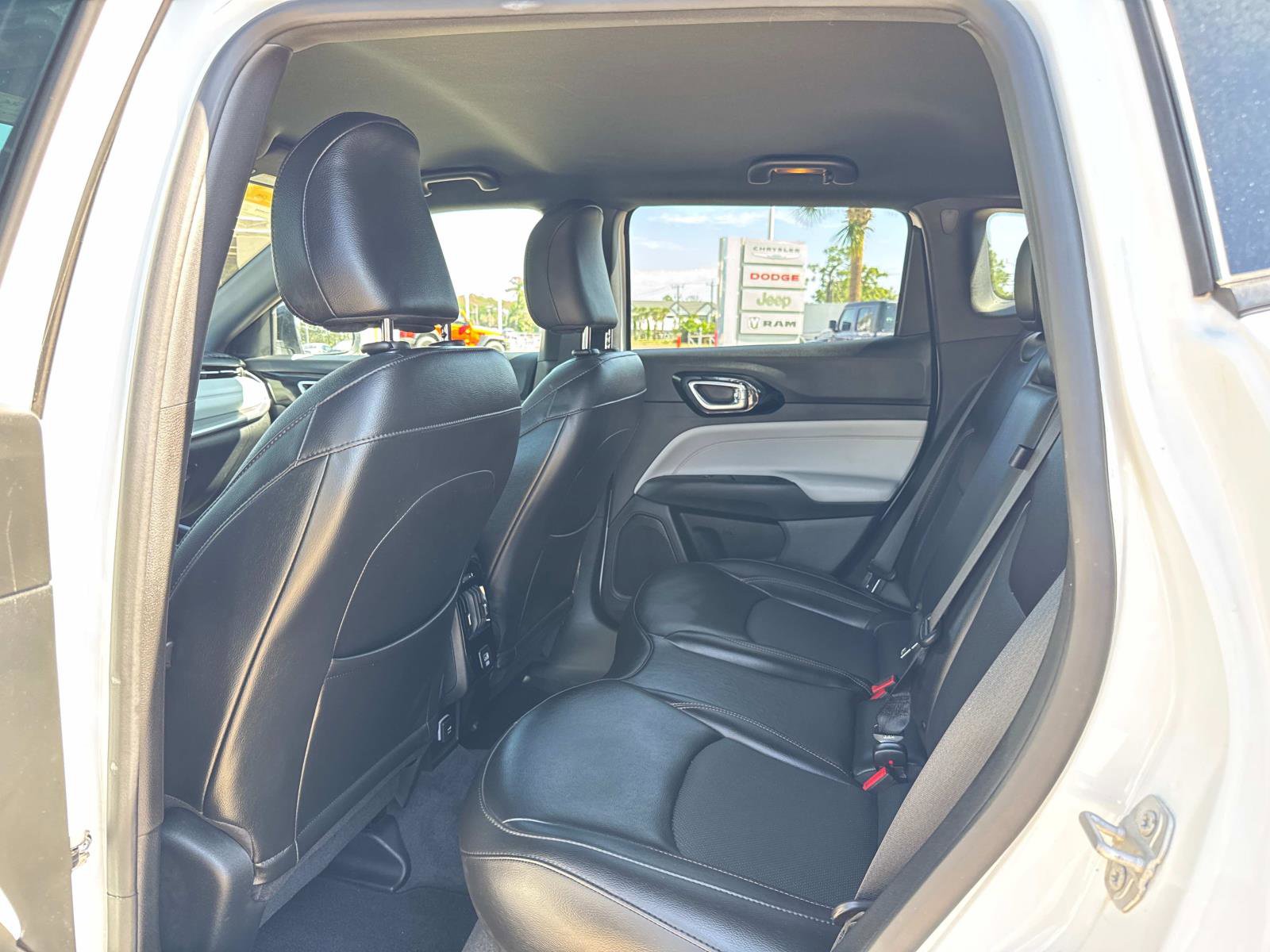 Used 2023 Jeep Compass Limited w/ Elite Group AWD/4WD image 15