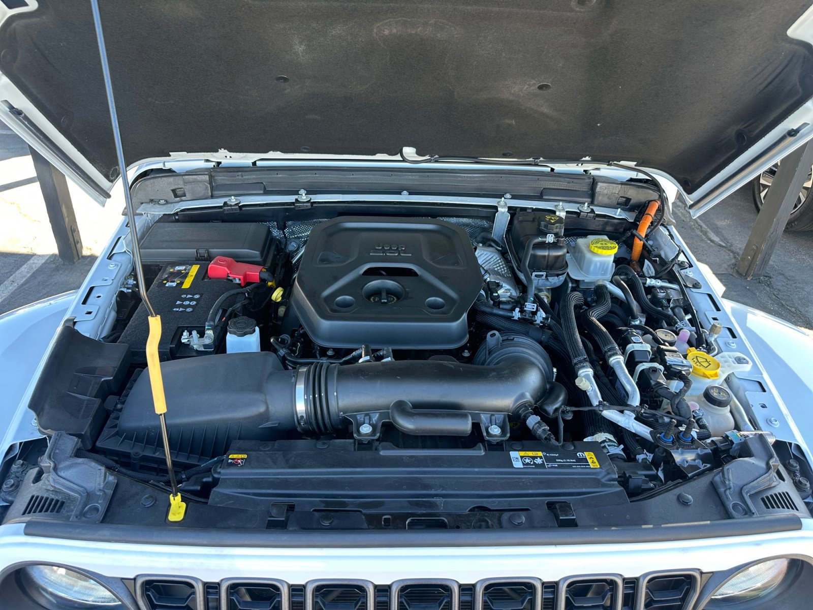 Used 2024 Jeep Wrangler Unlimited AWD/4WD image 16