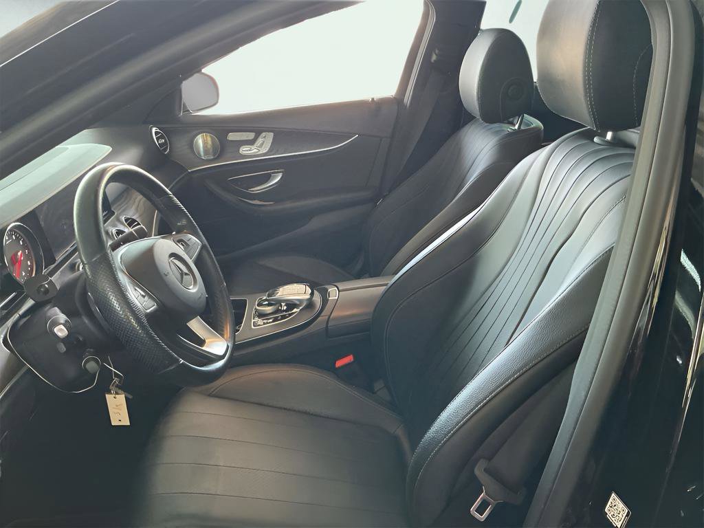 Used 2018 Mercedes-Benz E 300 4MATIC image 2