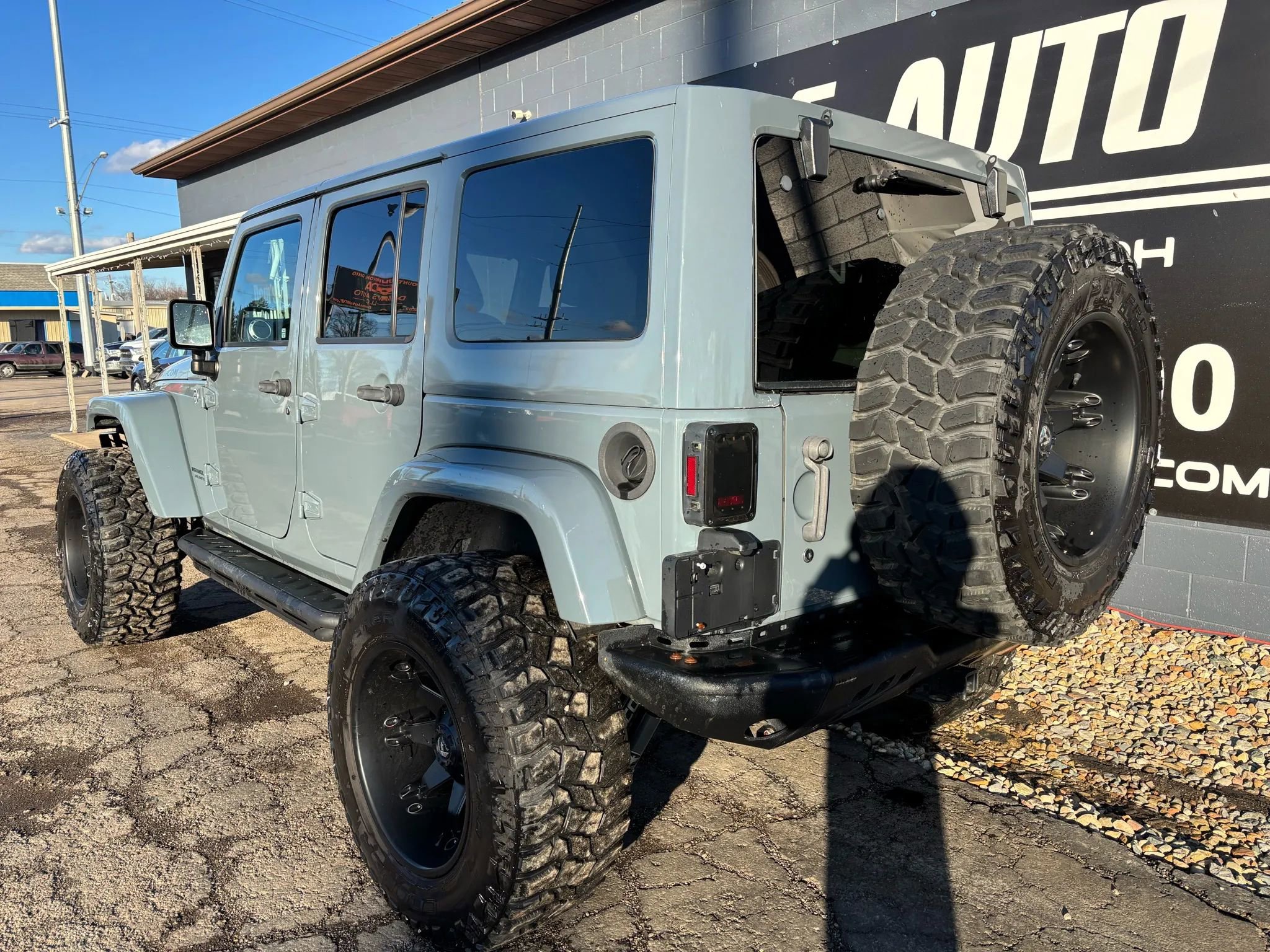 Used 2015 Jeep Wrangler Unlimited Rubicon w/ Connectivity Group image 3