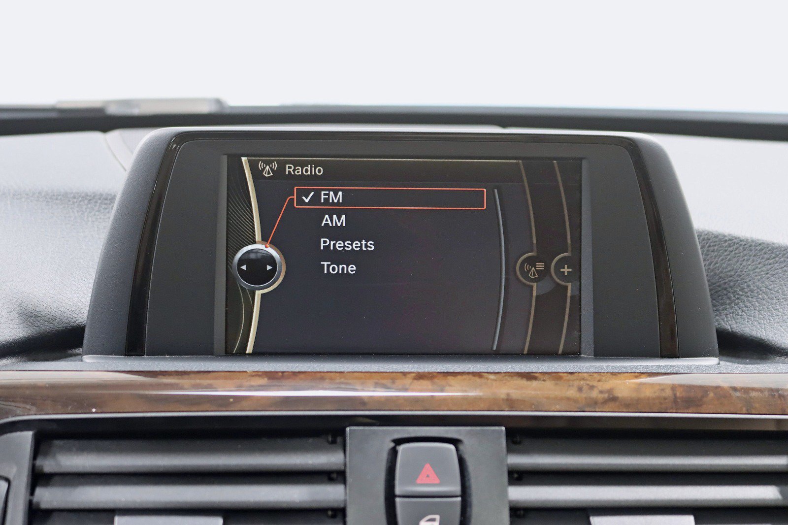 Used 2013 BMW 320i xDrive Sedan AWD/4WD image 18