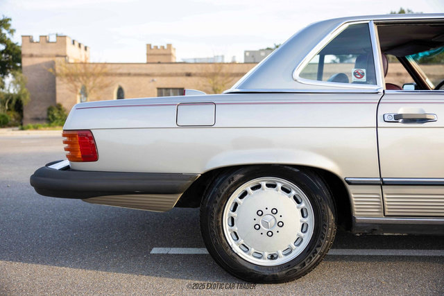 Used 1987 Mercedes-Benz 560 SL image 10