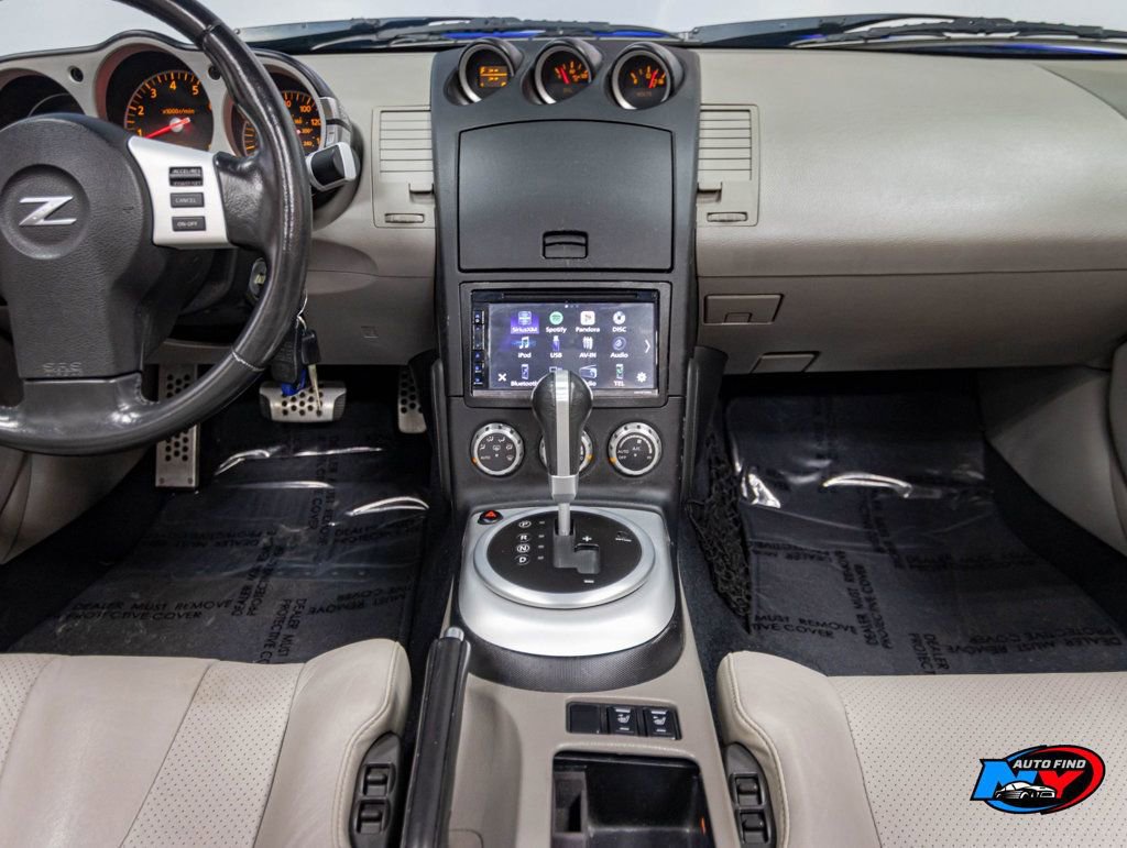 Used 2006 Nissan 350Z Touring RWD image 11