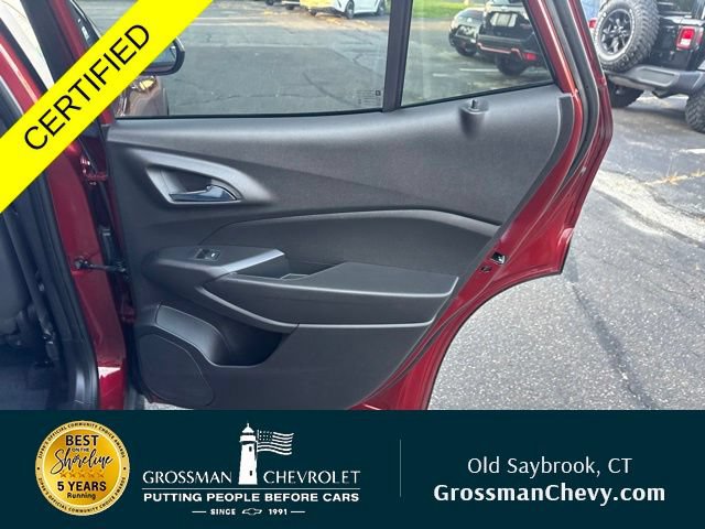 Used 2024 Chevrolet Trax RS FWD image 23