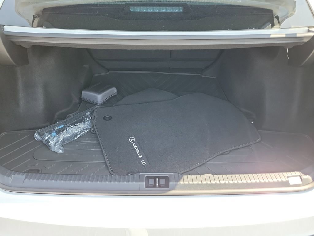 Used 2024 Lexus IS 350 F Sport RWD image 22