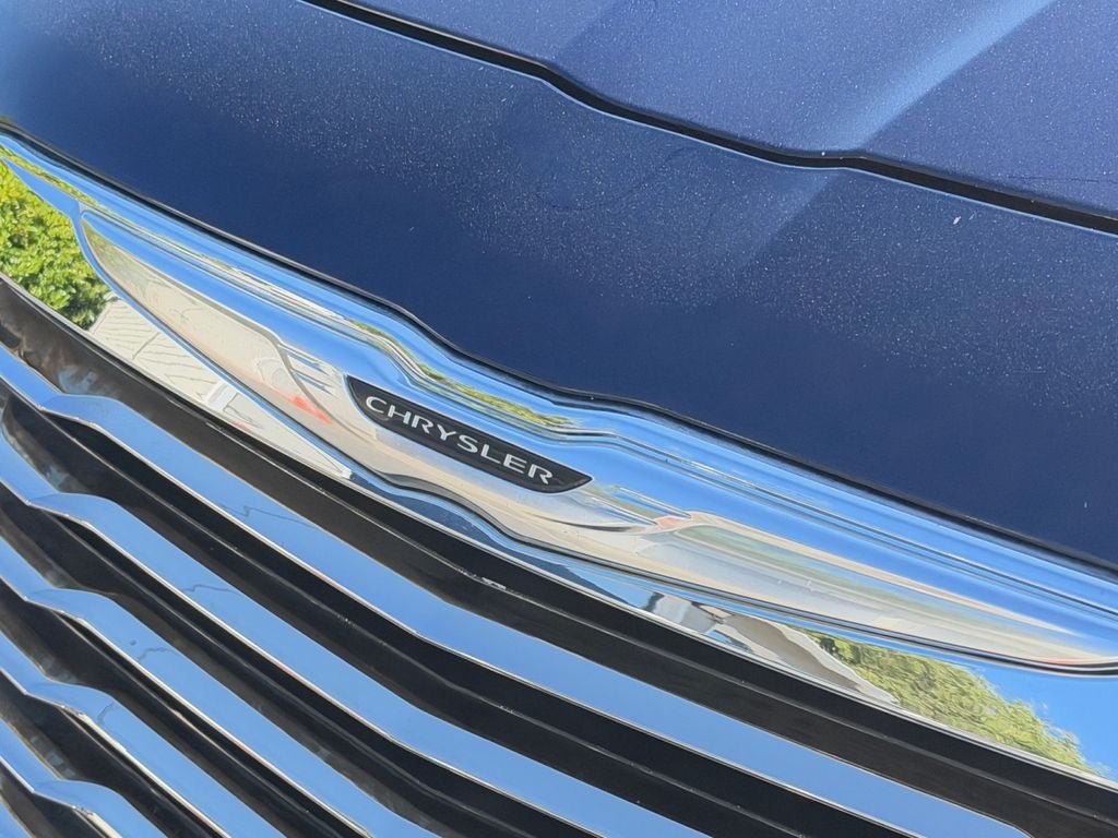 Used 2014 Chrysler 300 S RWD image 35