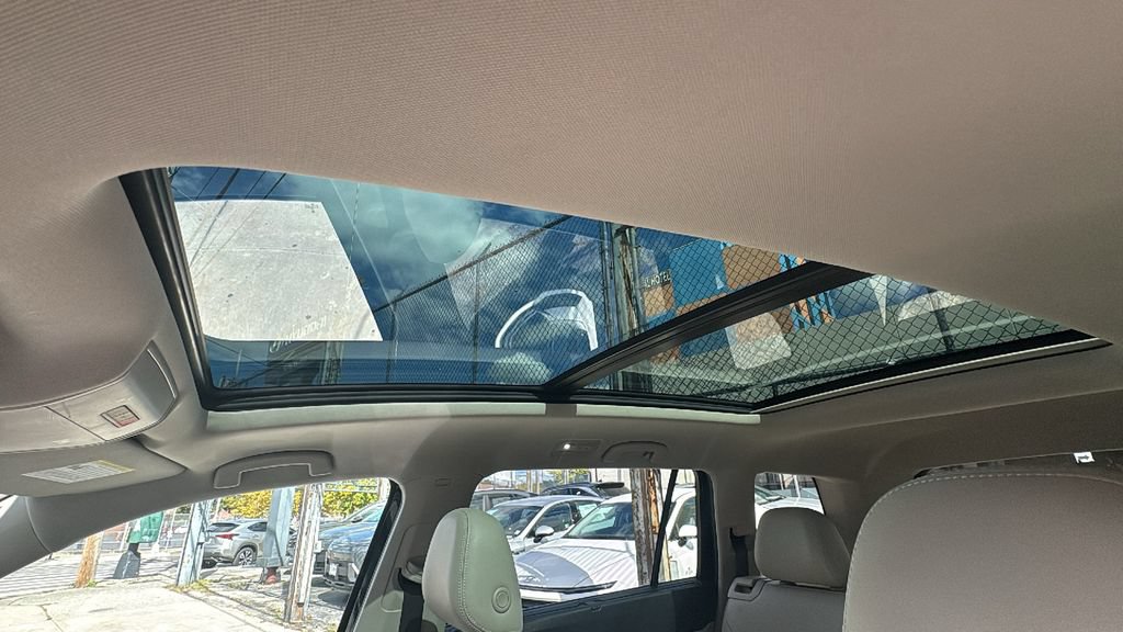 Used 2022 Volkswagen Atlas SEL AWD/4WD image 13