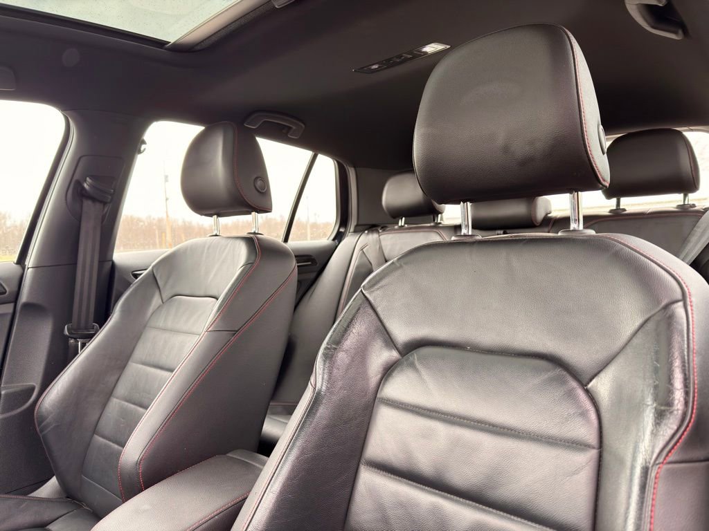 Used 2016 Volkswagen GTI SE FWD image 23