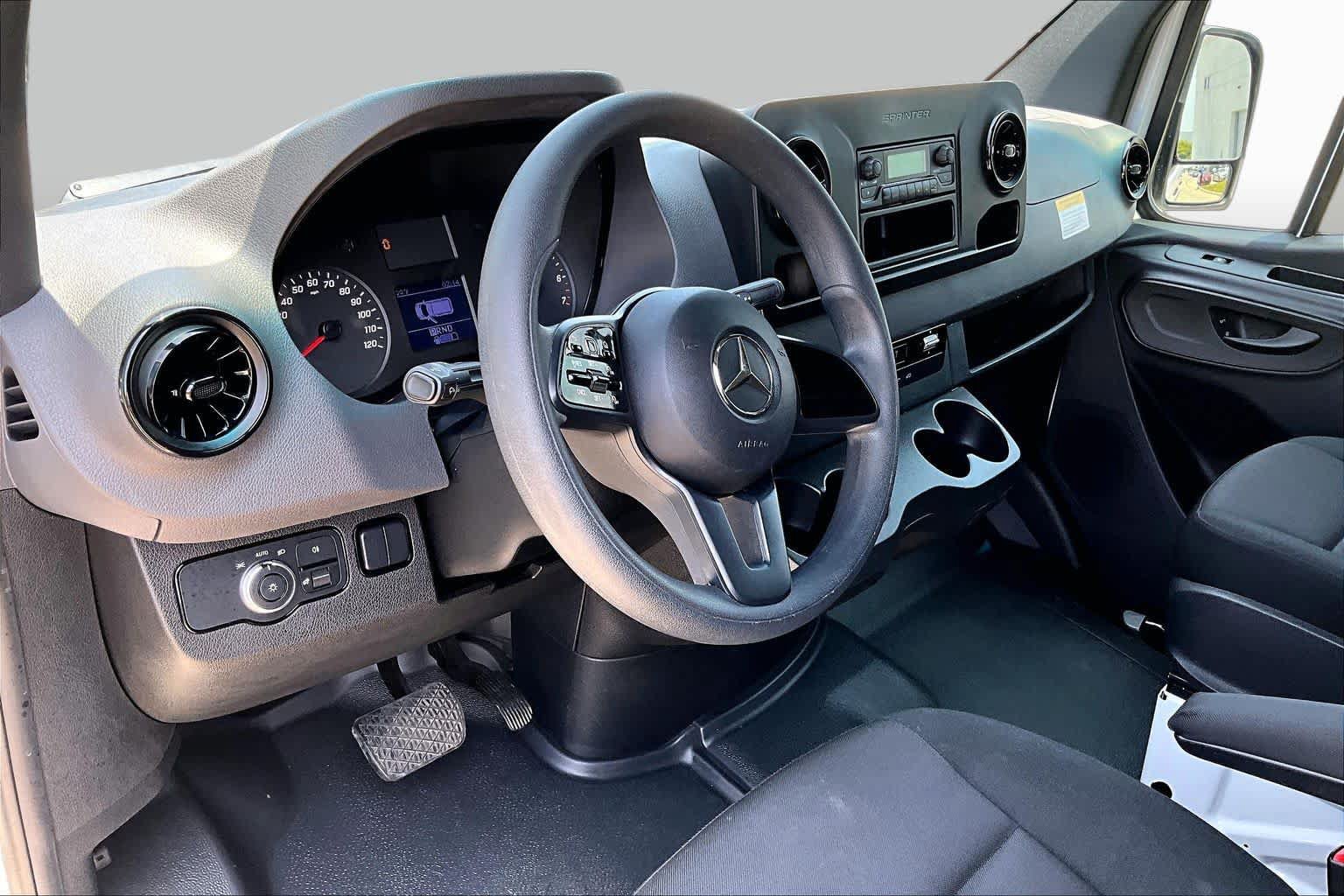 Used 2023 Mercedes-Benz Sprinter 1500 image 18