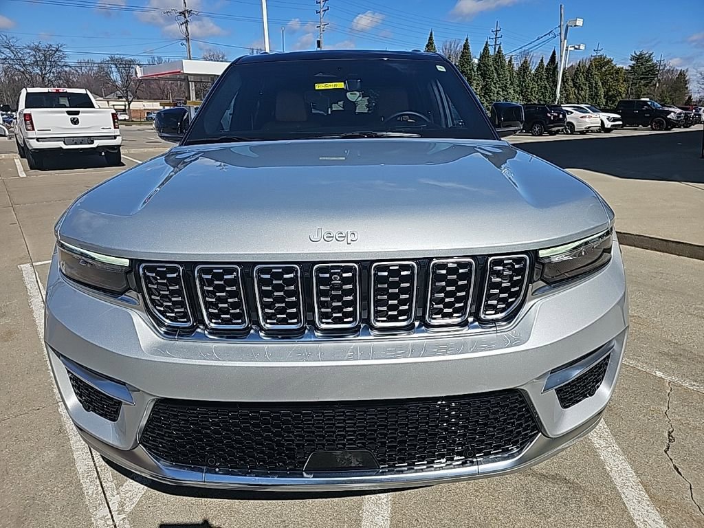 Certified 2025 Jeep Grand Cherokee Summit AWD/4WD image 7