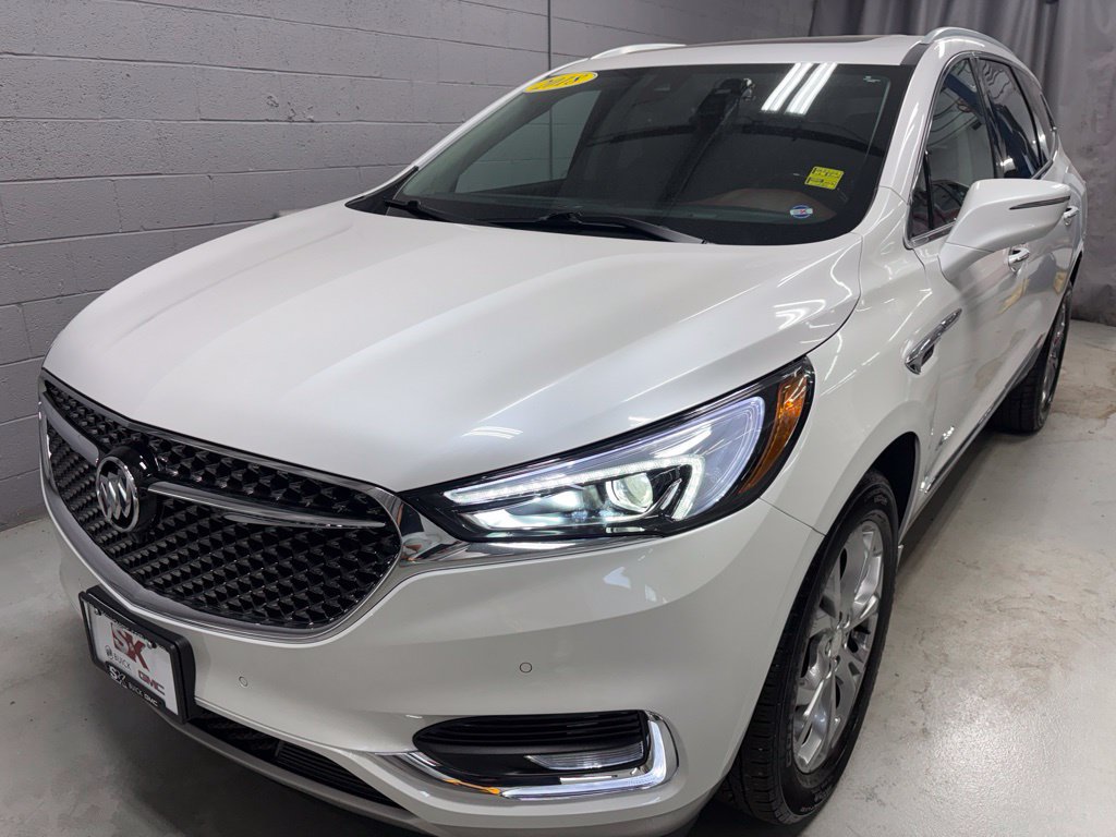 Used 2018 Buick Enclave Avenir w/ Avenir Technology Package AWD/4WD image 29
