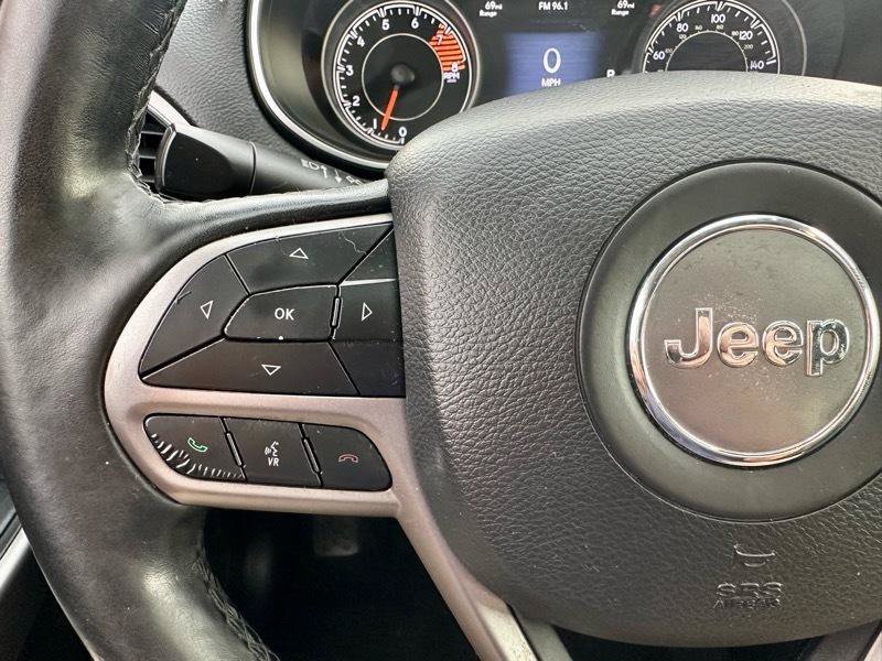 Used 2021 Jeep Cherokee Limited AWD/4WD image 17