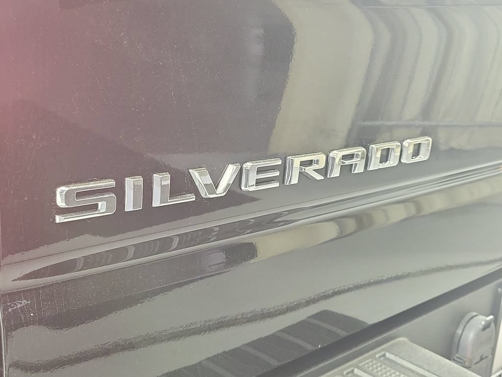 Used 2022 Chevrolet Silverado 1500 LT AWD/4WD image 7