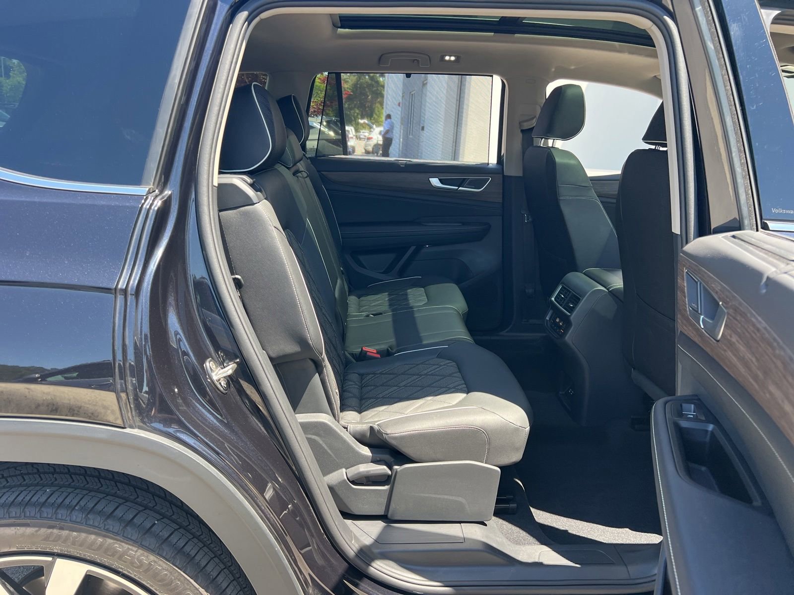 Certified 2025 Volkswagen Atlas SEL Premium R-Line AWD/4WD image 39