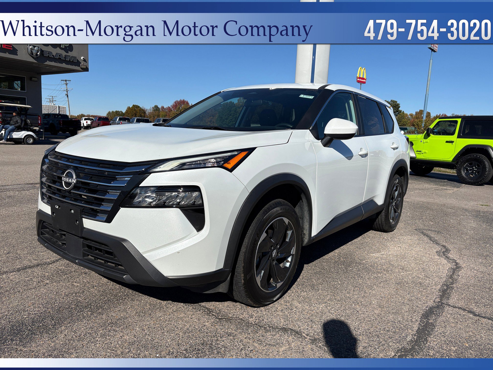 Used 2024 Nissan Rogue SV image 1
