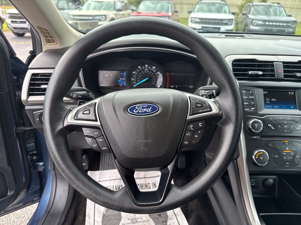 Used 2018 Ford Fusion SE FWD image 15