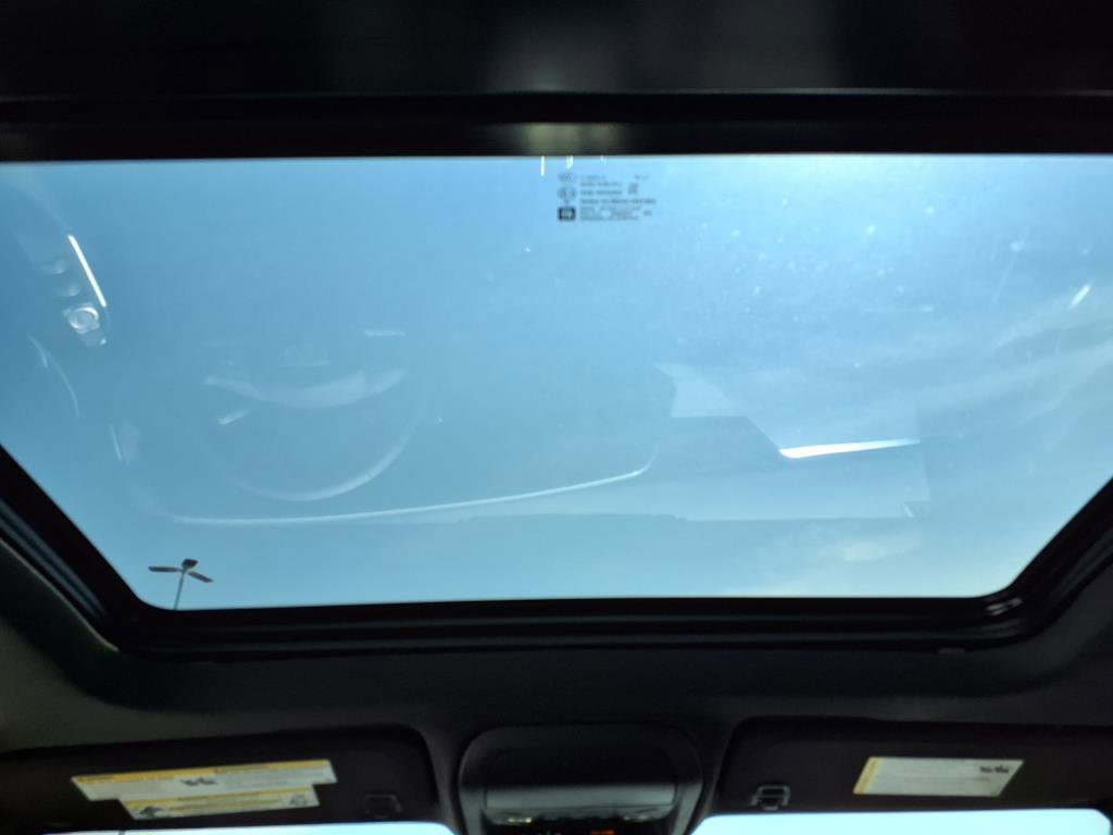 New 2025 Cadillac XT4 Premium Luxury image 5