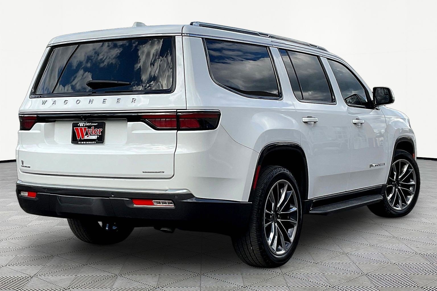 Used 2022 Jeep Wagoneer Series II w/ Premium Group I AWD/4WD image 6