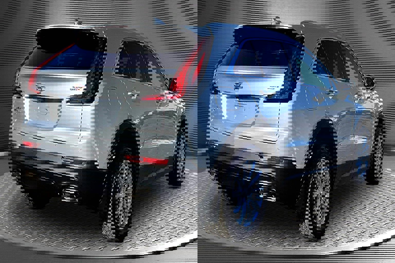 Used 2022 Cadillac XT4 Luxury w/ Cold Weather Package image 6