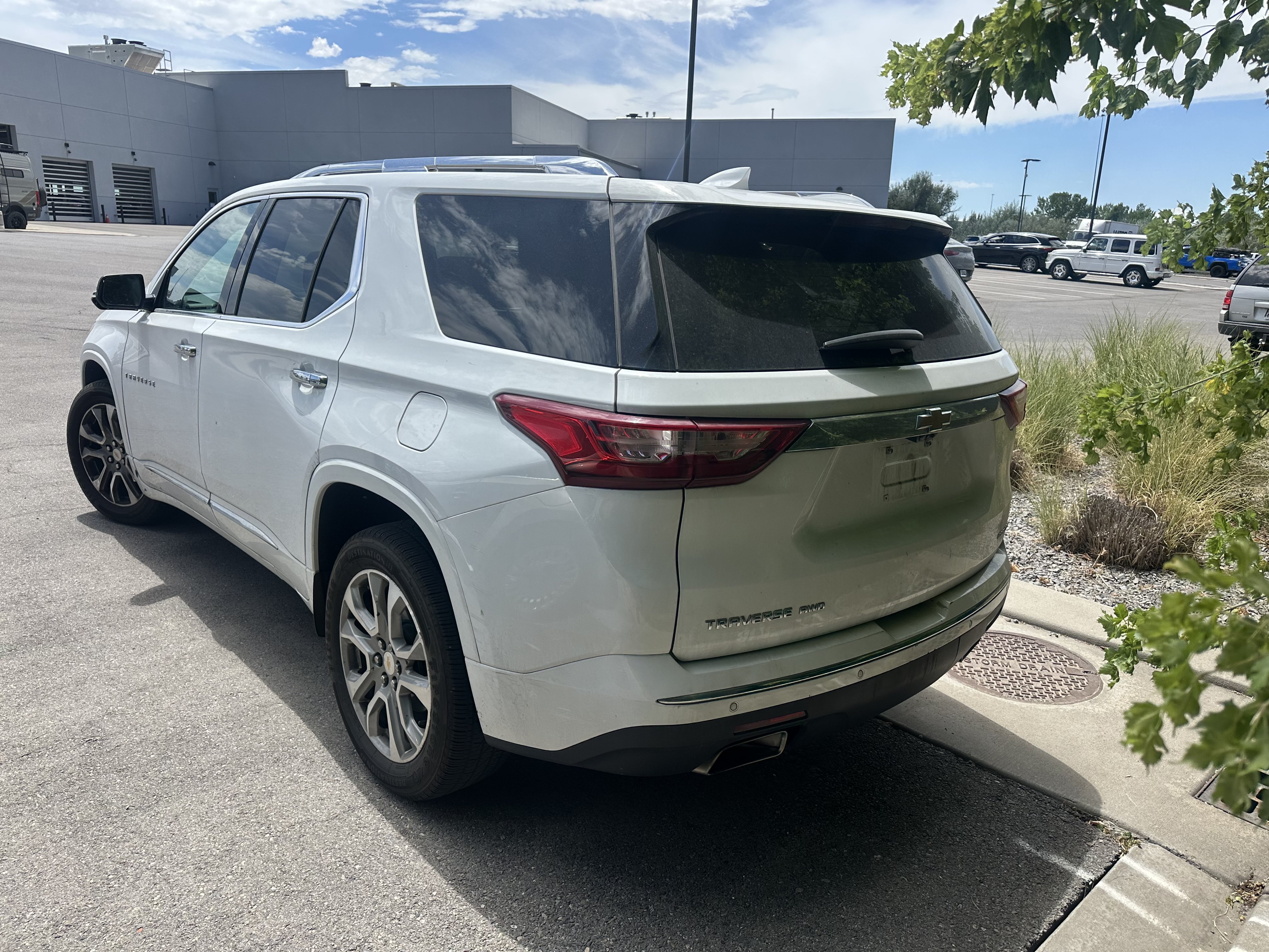 Used 2020 Chevrolet Traverse Premier w/ LPO, Floor Liner Package AWD/4WD image 2