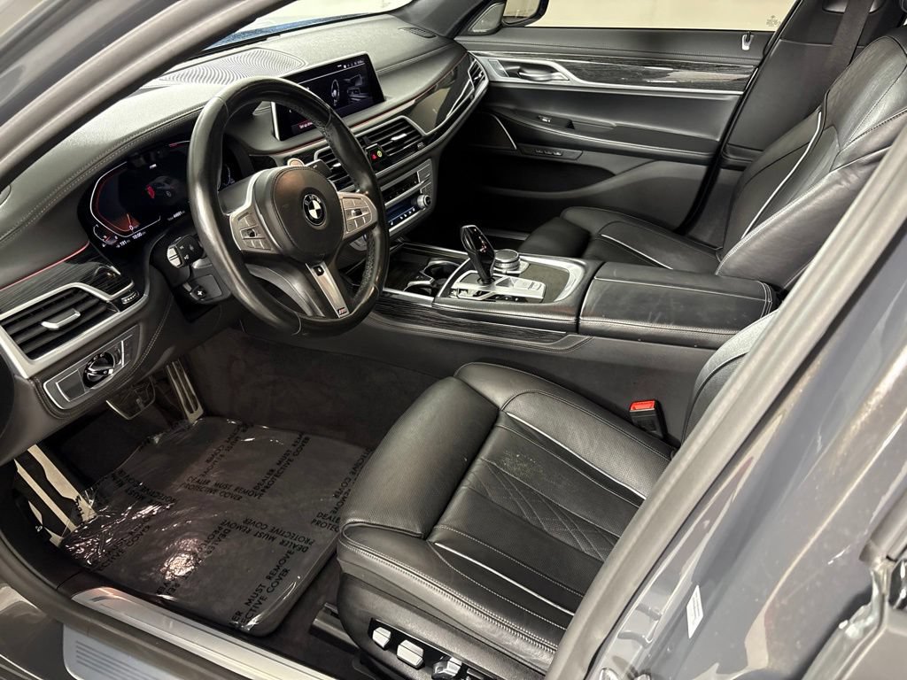 Used 2021 BMW 740i w/ M Sport Package RWD image 29