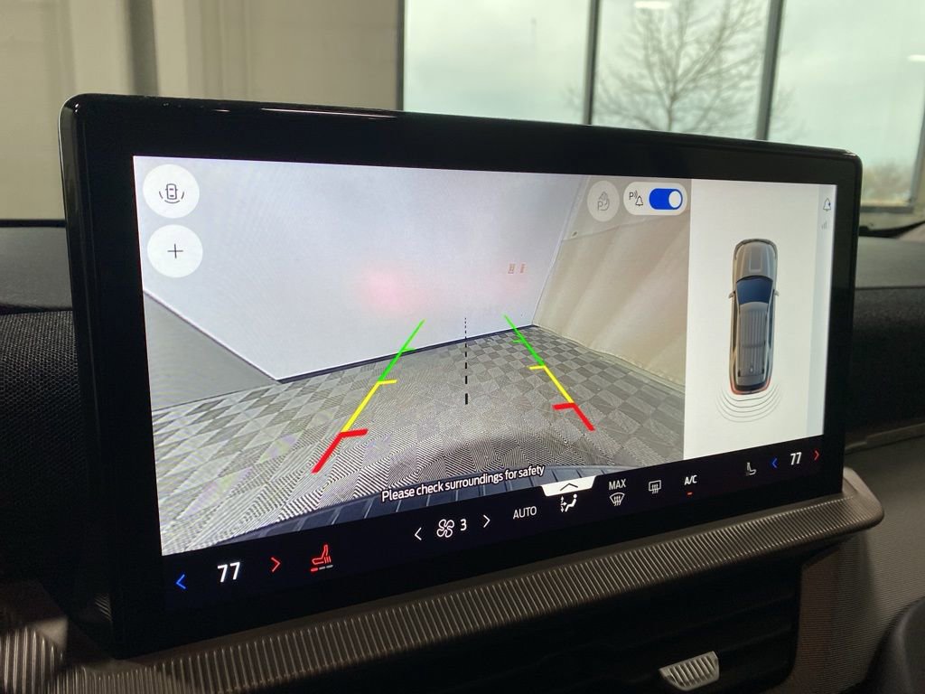 Used 2025 Ford Explorer Active image 27