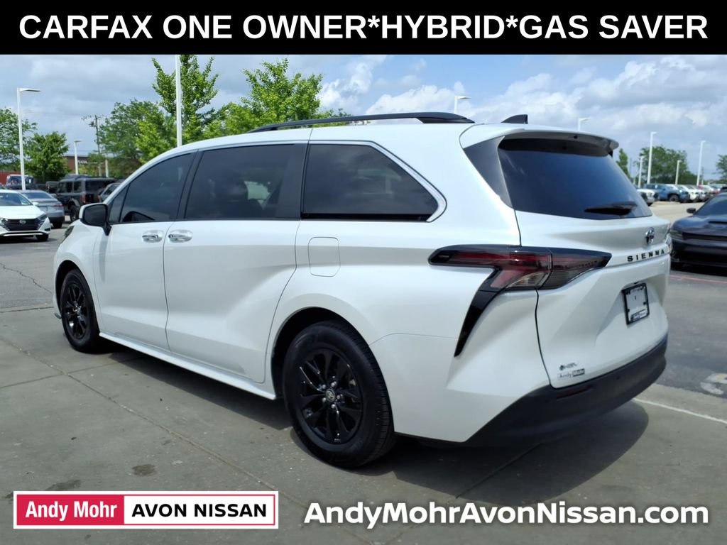 Used 2025 Toyota Sienna XLE FWD image 6