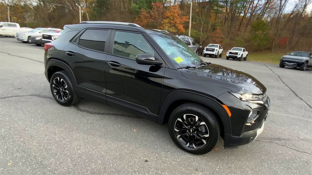Used 2021 Chevrolet TrailBlazer LT w/ Convenience Package image 3