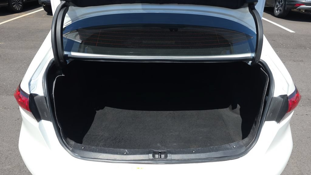 Used 2021 Toyota Corolla LE FWD image 9